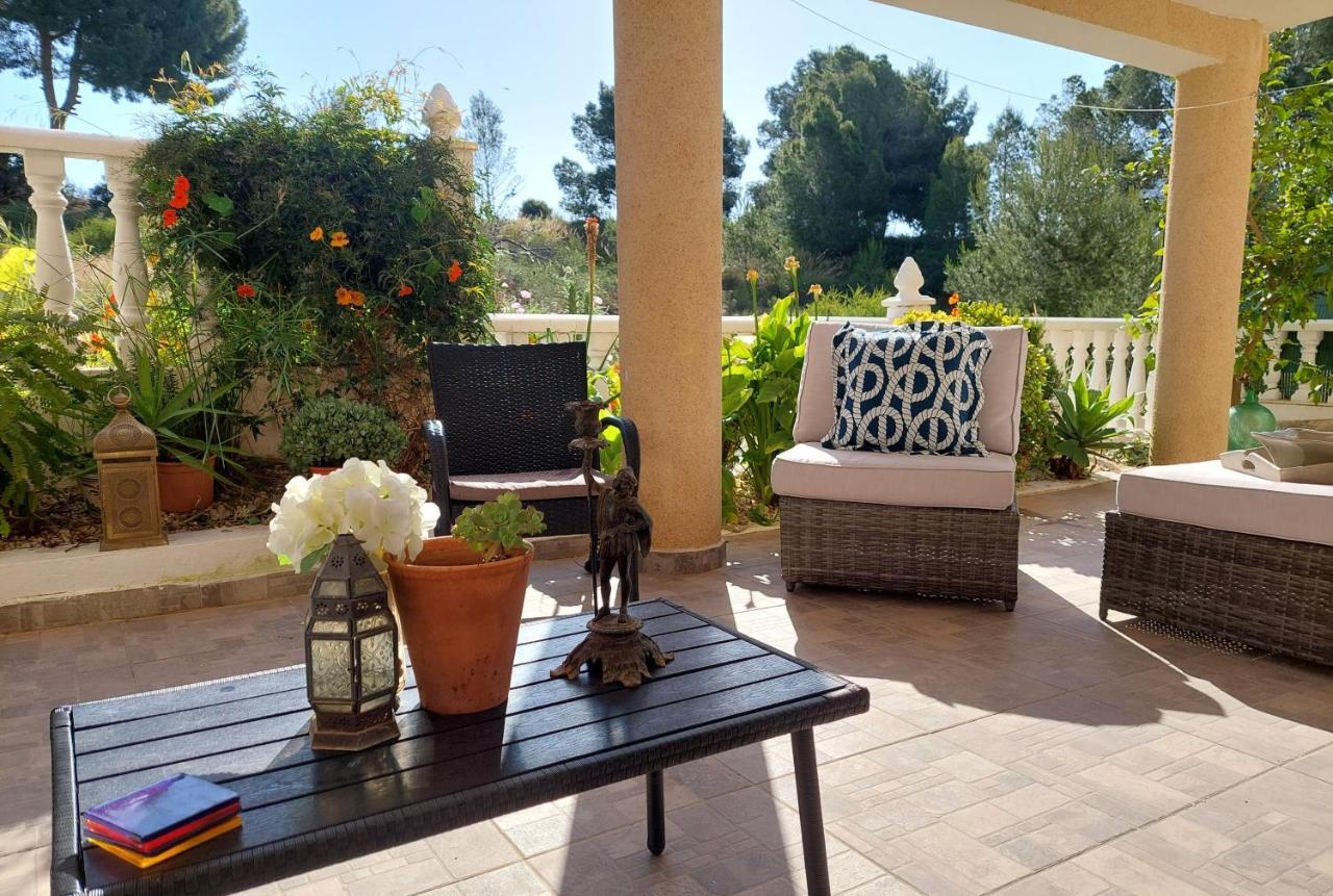 Fabulous Detached Large Villa 5 Bedrooms 3 Bathrooms Backing Onto Villamartin Golf Course Esterno foto