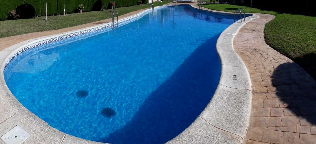 Fabulous Detached Large Villa 5 Bedrooms 3 Bathrooms Backing Onto Villamartin Golf Course Esterno foto