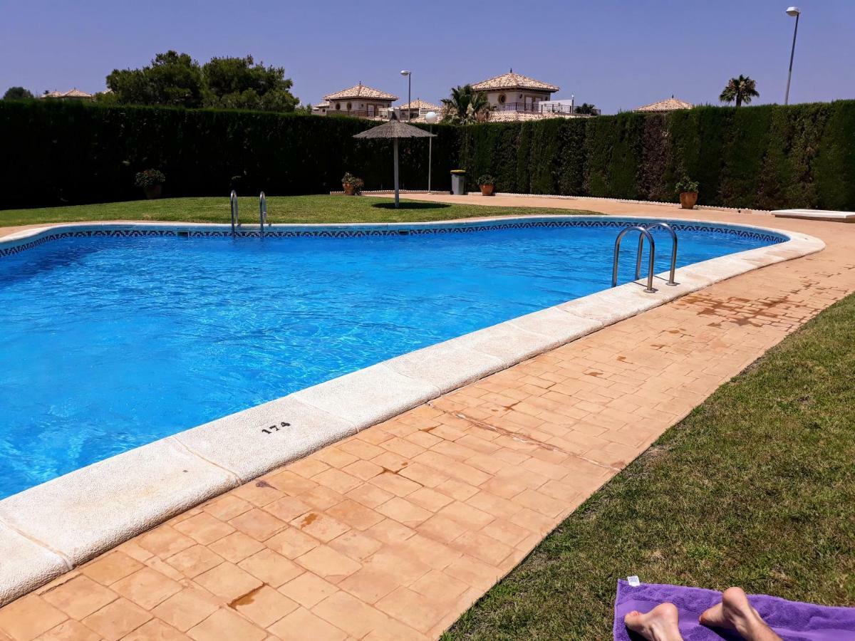 Fabulous Detached Large Villa 5 Bedrooms 3 Bathrooms Backing Onto Villamartin Golf Course Esterno foto