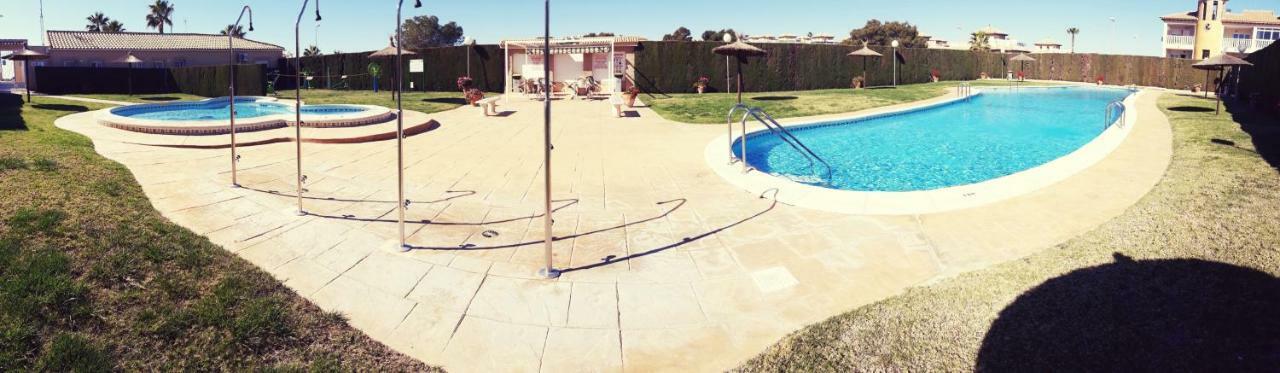 Fabulous Detached Large Villa 5 Bedrooms 3 Bathrooms Backing Onto Villamartin Golf Course Esterno foto