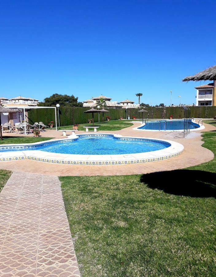 Fabulous Detached Large Villa 5 Bedrooms 3 Bathrooms Backing Onto Villamartin Golf Course Esterno foto